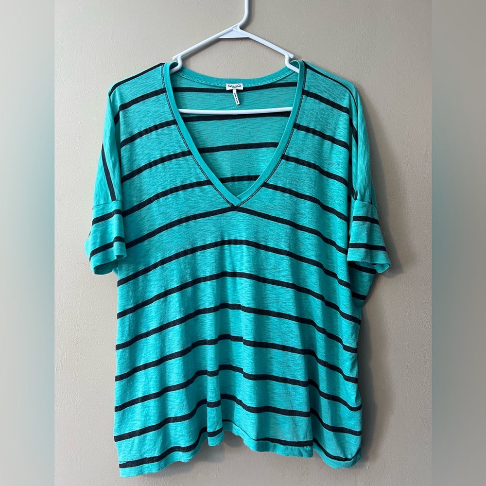 Splendid sz Small v neck oversized crop t shirt in turquoise and navy.